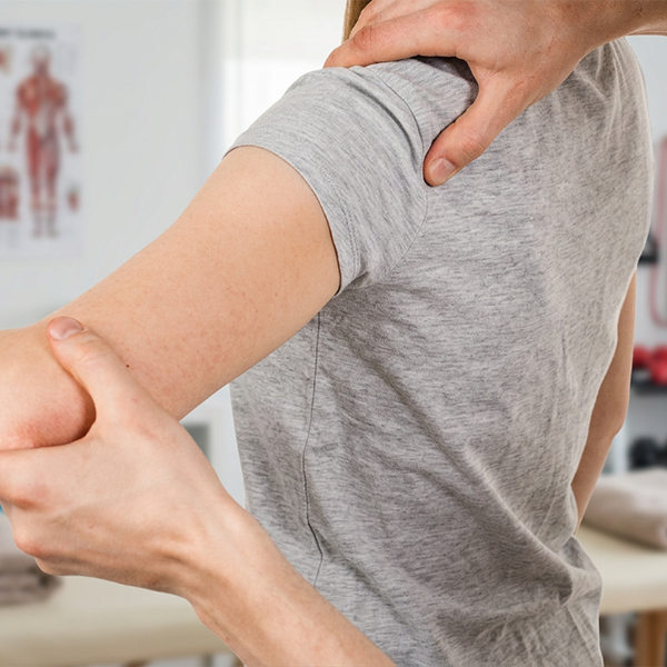 Frozen Shoulder Treatment: 5 Physiotherapy Techniques for Relief