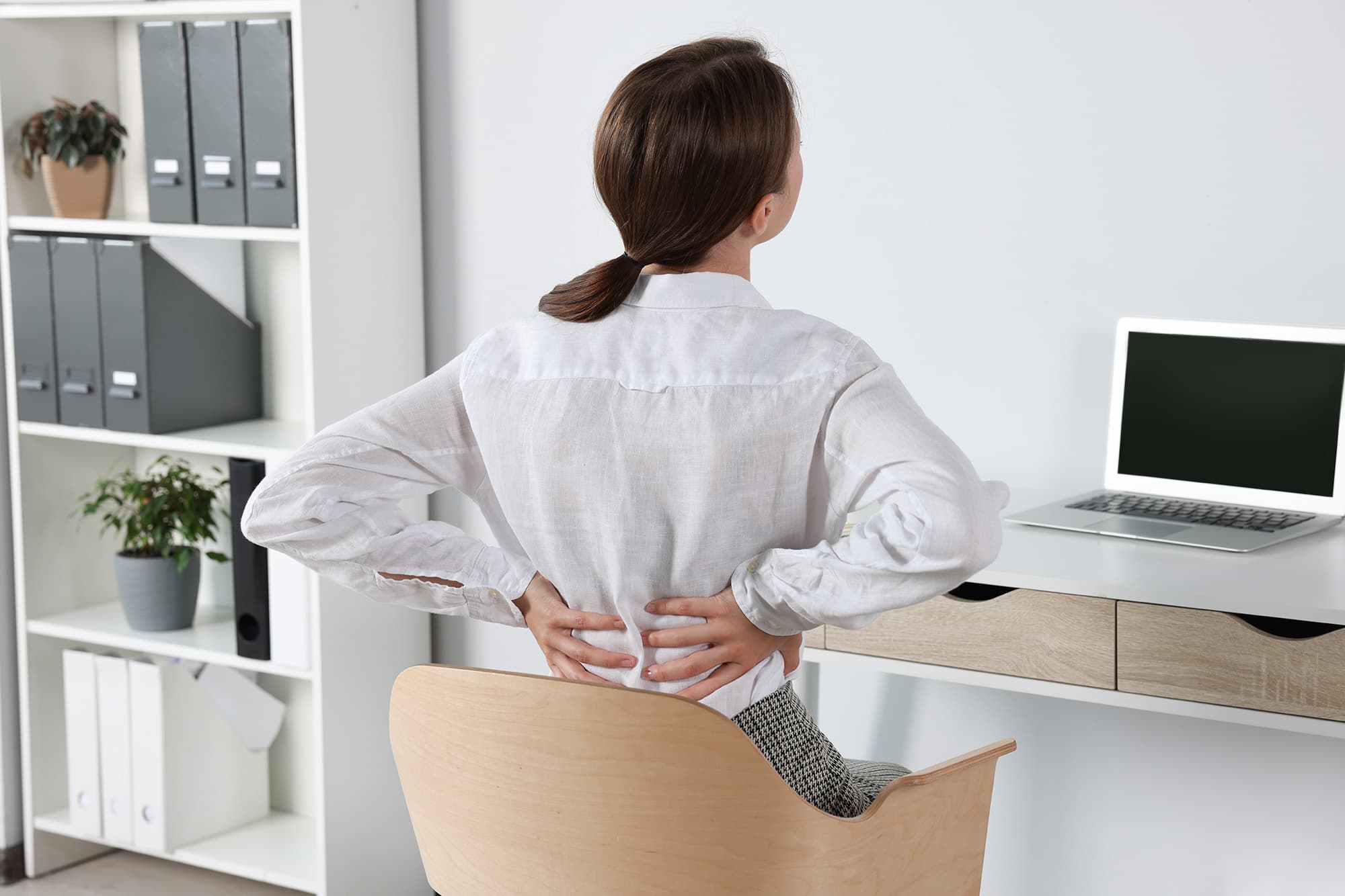 When to Seek Professional Physiotherapy Help for Back Pain